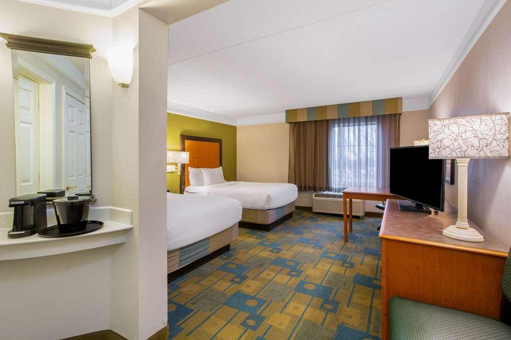 La Quinta By Wyndham Nc Hotel